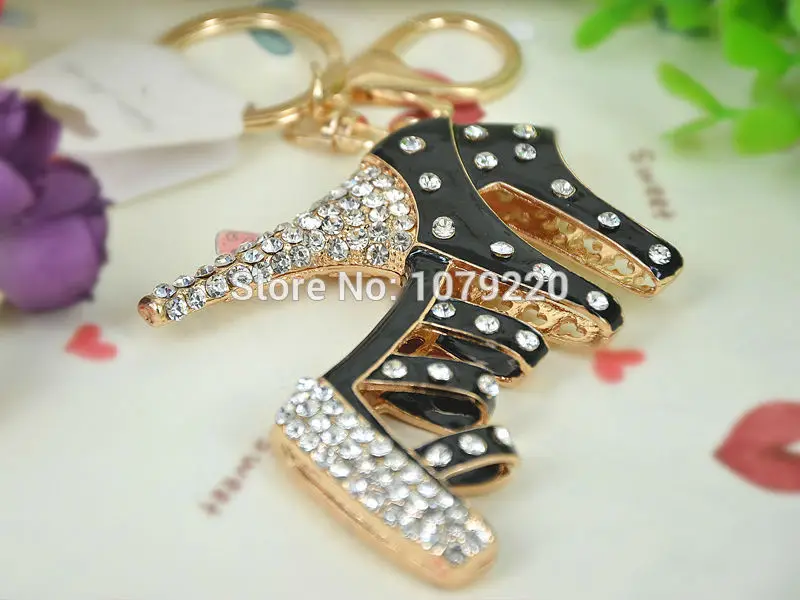 Черная обувь на высоком каблуке с кольцами автомобильные брелки модные ювелирные украшения женская сумка