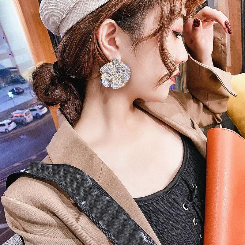 Большие эффектные блестящие серьги гвоздики Стразы для женщин каффы ушей