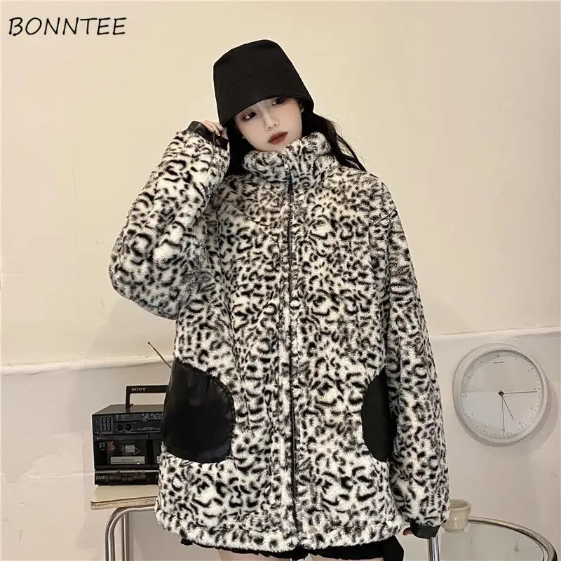 

Women Short Style Parkas Two Sides To Wear PU Leather Leopard Aesthetic Winter Warm Lambswool Stand-Collar Patchwork Pockets