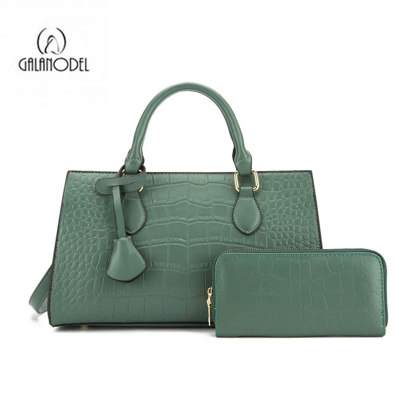 

Женская сумка-тоут из лакированной кожи, с крокодиловым узором