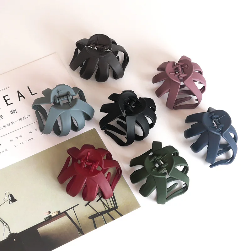 

Large Hair Claw Clips for Women Girls Matte Hair Clips Solid Color Geometric Hollow Hair Crab Clamps Female Hair Accessories