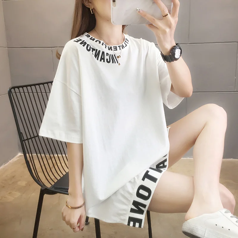 Фото Белая женская футболка новинка 2021 свободная летняя корейская модная внутренняя