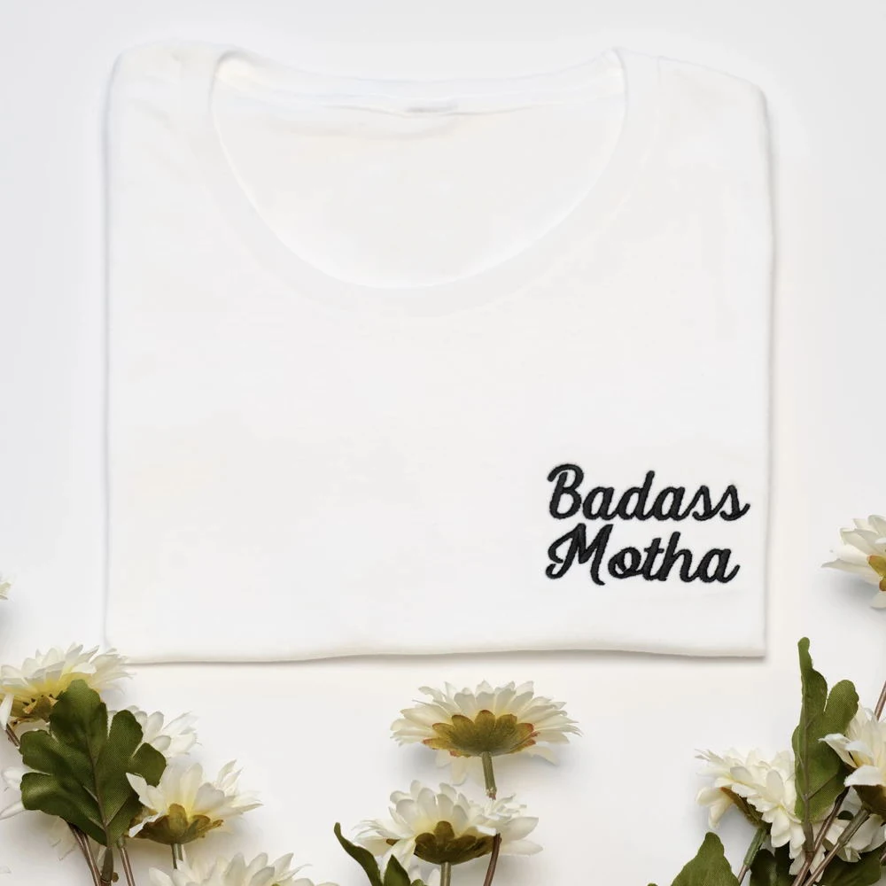 Забавная футболка BADASS MOTHA с цитатами 100% хлопок подарок для мамы гранж tumblr