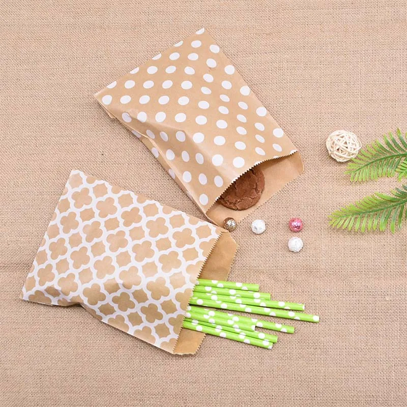25pcs Kraft Paper Bags Treat Candy Bag Chevron Polka Dot Bags for Wedding Birthday Xmas New Year Party Favors Supplies Gift Bags