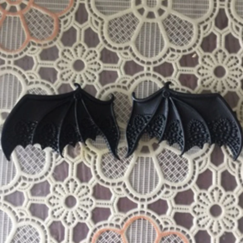 

2020 New Punk Gothic Vintage Matte Black Silver Colour Vampire Bat Wings Alloy Hair Clip Hair Accessories for Women
