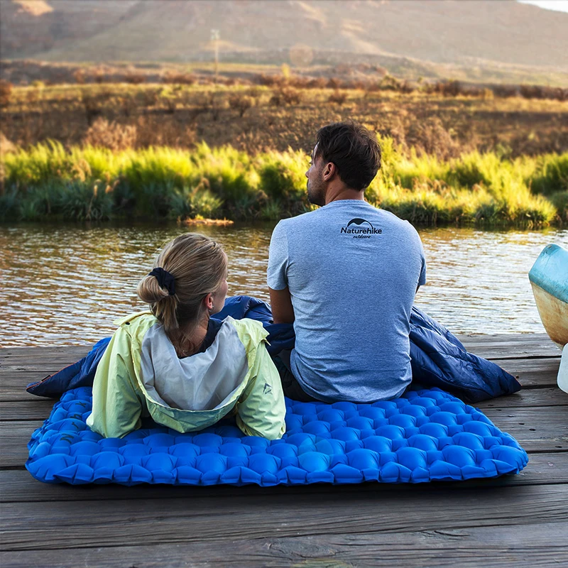 Туристический надувной матрас Naturehike с подушкой светильник портативный