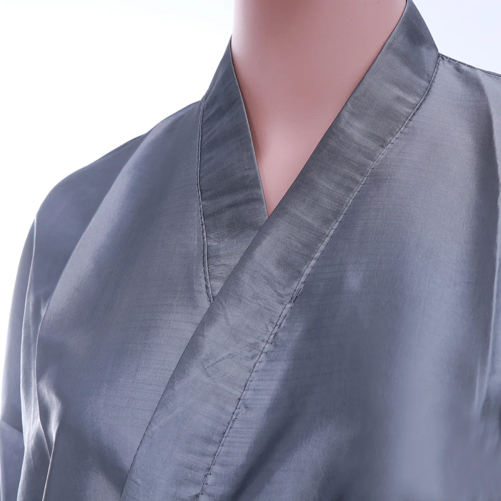 

Hair Salon Cape Static-free Hair Cutting Smock for Hair Styling Coloring Cutting(Silver)