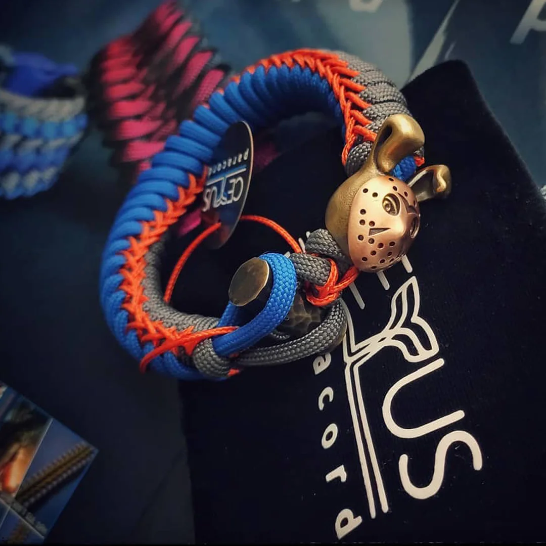 Koop Hand-Geweven Paraplu Touw Niche Ontwerp Konijn Hanger Paraplu Touw Edc Survival Paracord Armband