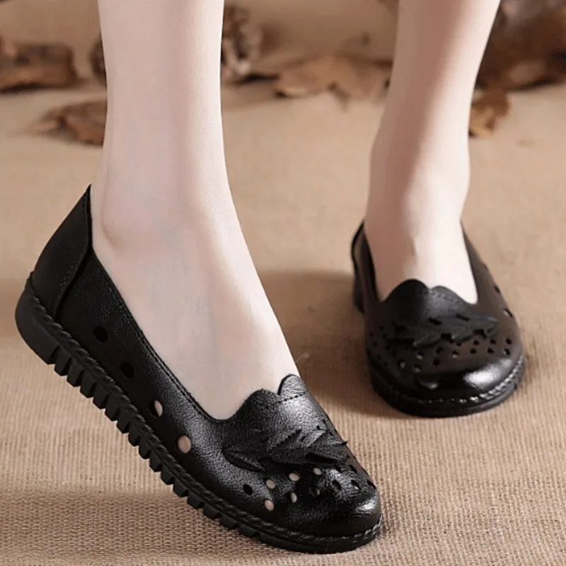 

ZZPOHE summer perforated hollow female sandals breathable non-slip flat bottom mother leather sandals soft bottom work shoes