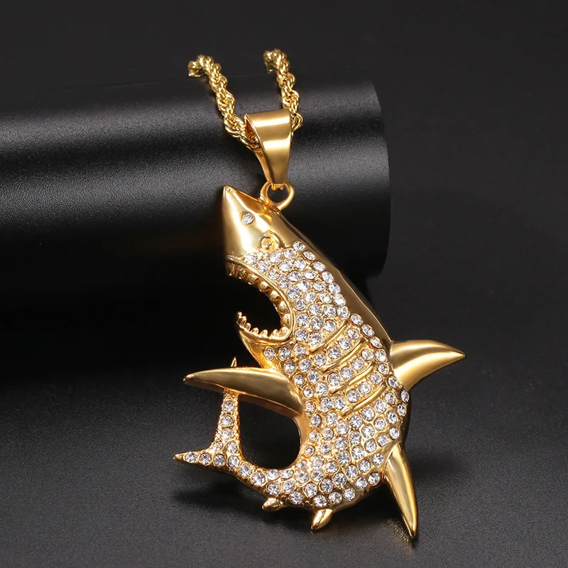 

Хип-хоп Полные Стразы Bling Iced Out золотого цвета из нержавеющей стали животное жестокая Акула кулоны ожерелья для мужчин рэпер ювелирные издел...