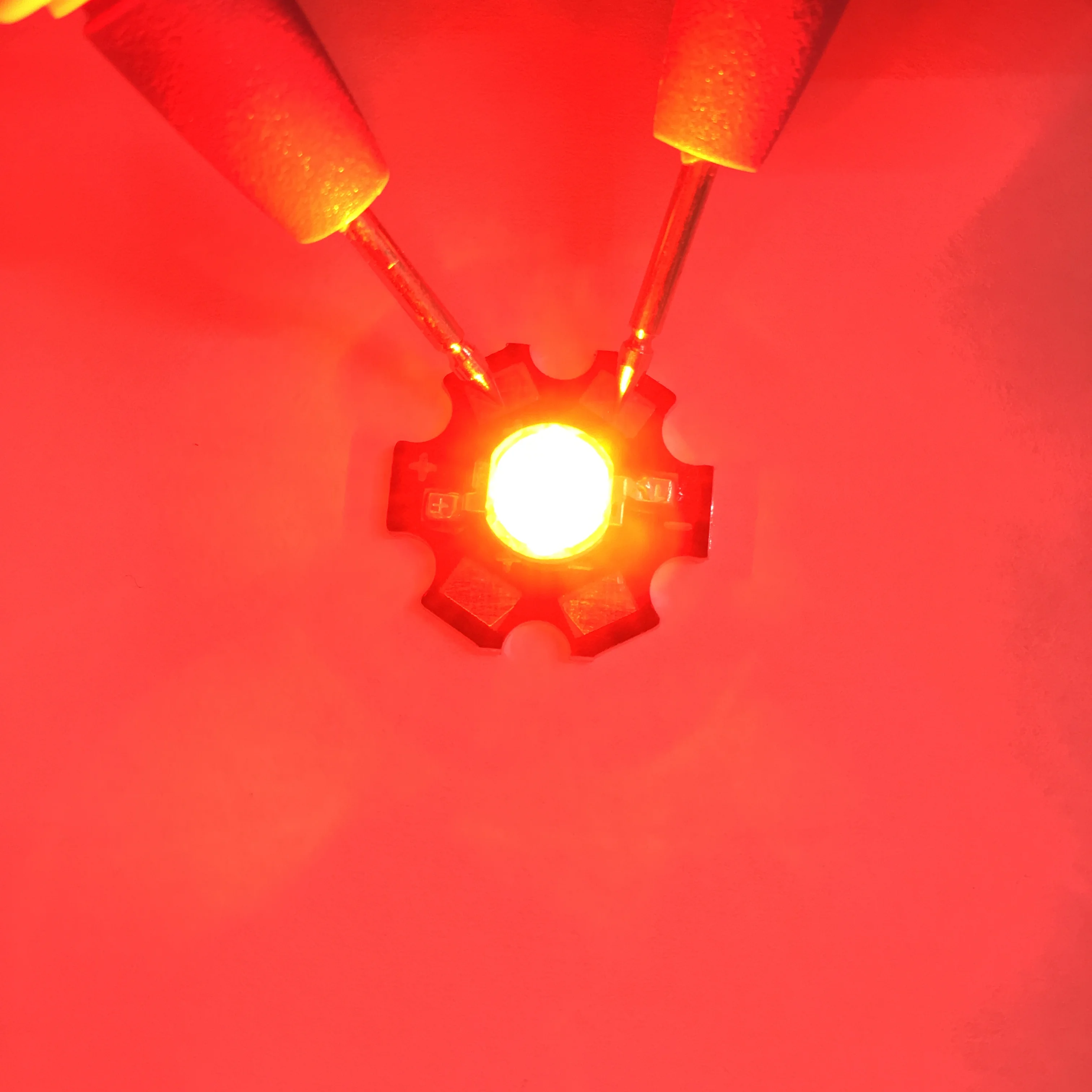 Red with Heatsink 10 шт. светодиодный 3W-Диодная лампа лампада желтый RGB УФ-белый диодный светодиодный радиатор с металлической пластиной алюминиевая основа Звездный светильник для выращивания всего спектра - Цвет: Red with Heatsink