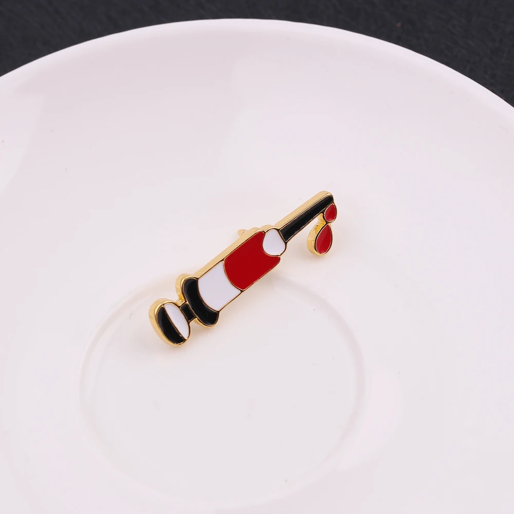 Модная эмалированная брошь в виде шприца для медицинского оборудования заколка