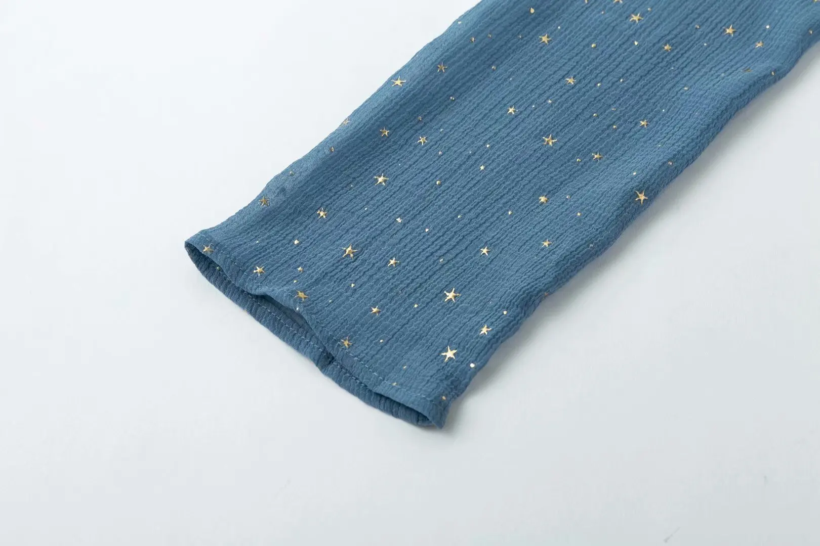 Пикантный летний укороченный топ с V образным вырезом завышенной талией и бантом