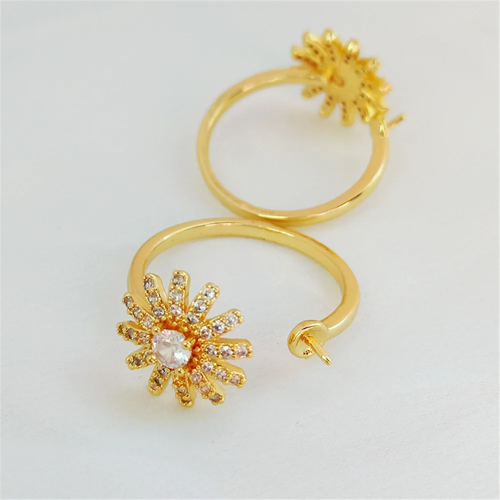 Позолоченное кольцо с фианитом 14 к инкрустированное искусственным цирконием