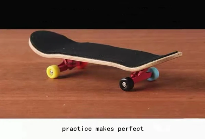 

Canadian Maple Wood Complete Fingerboard Wholesale Mini Finger Skateboard
