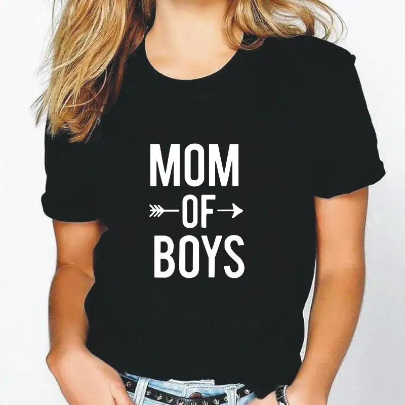 

Футболка женская с коротким рукавом и надписью «Mom of Boys»