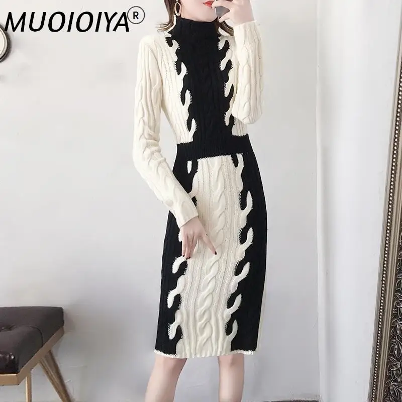 

Женское трикотажное платье-свитер с длинным рукавом и высоким воротником