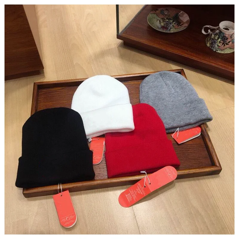 

Известная роскошная дизайнерская брендовая шапка для мужчин и женщин на осень и зиму, новая однотонная сохраняющая тепло Лыжная вязаная ша...