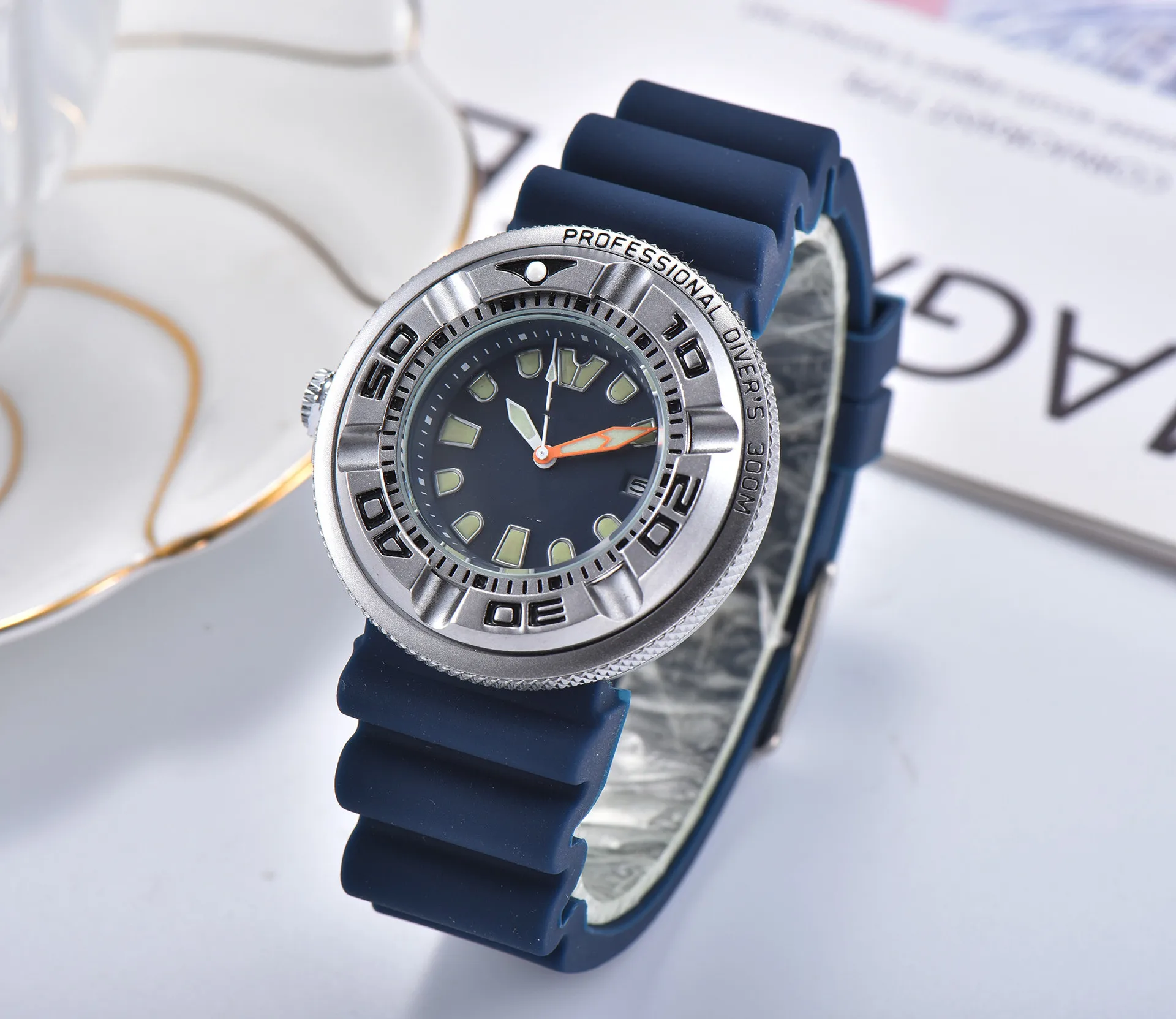 

Men's Watch Brand Watch Quartz Watch Men's Watch Fashion Men's Watch Steel Band Watch Casual Watch Calendar Watch Belt Watch