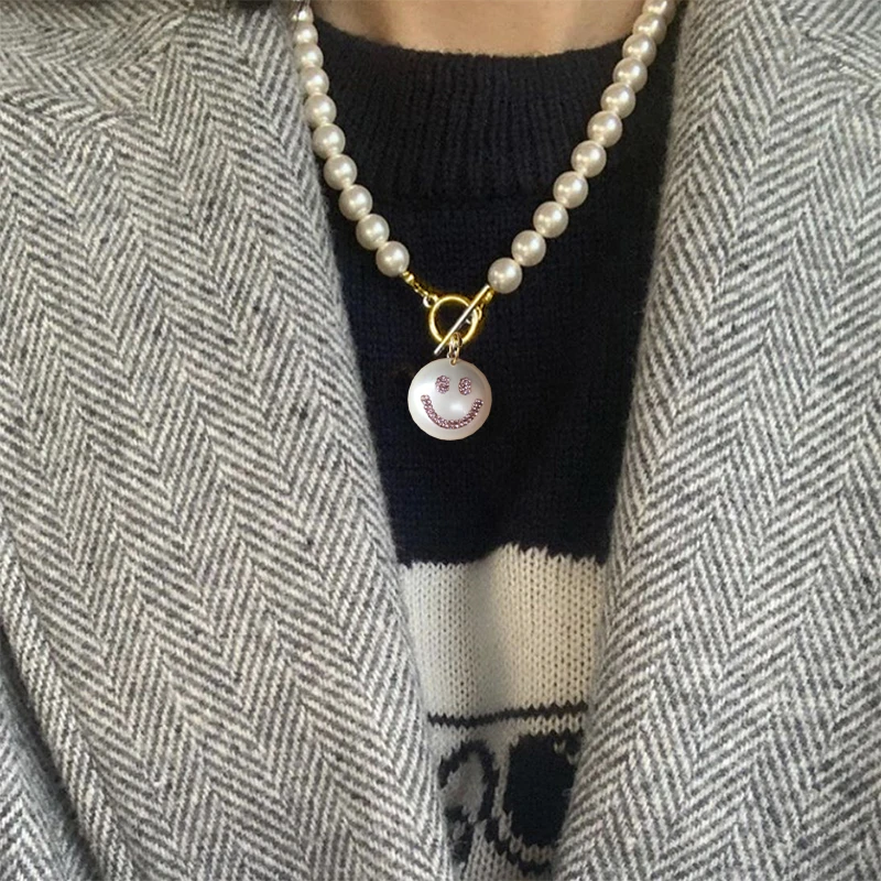 Нежное геометрическое ожерелье с сердцем и жемчугом Очаровательное