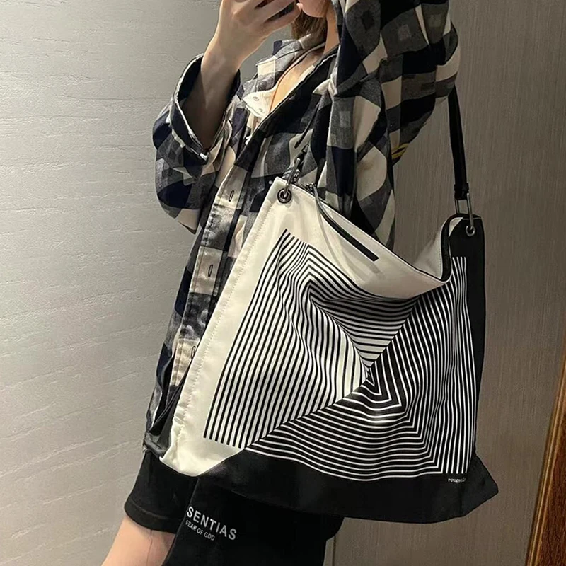 

Fashion Vortex Pattern Large Capacity Tote Bags For Women Casual Canvas Women Shoulder Bag Zipper Big Shopper Women's Bag 2021
