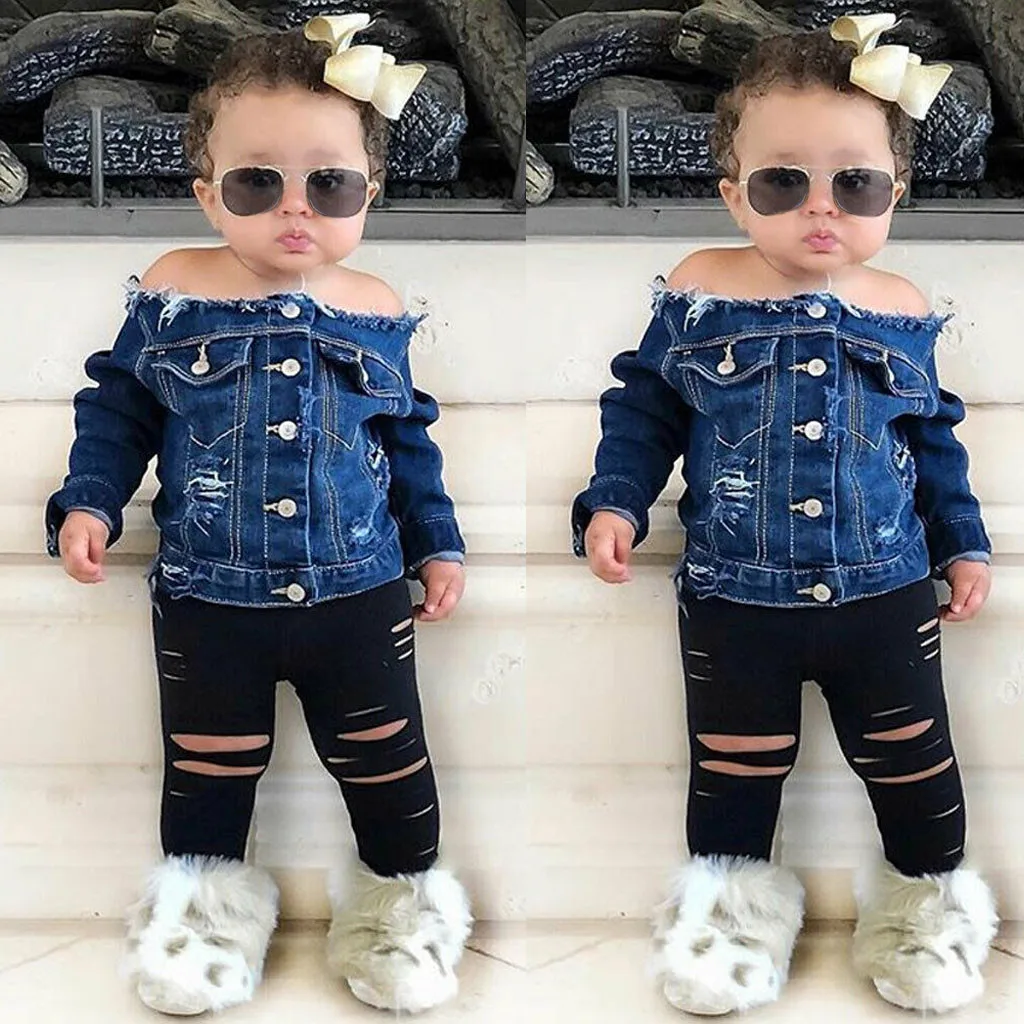 Джинсовое пальто с открытыми плечами для маленьких девочек топы + рваные штаны