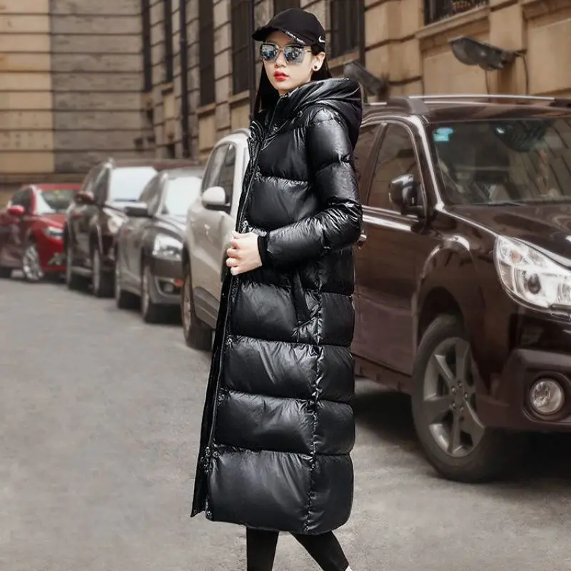 Женская утепленная куртка с капюшоном черная или белая длинная непродуваемая