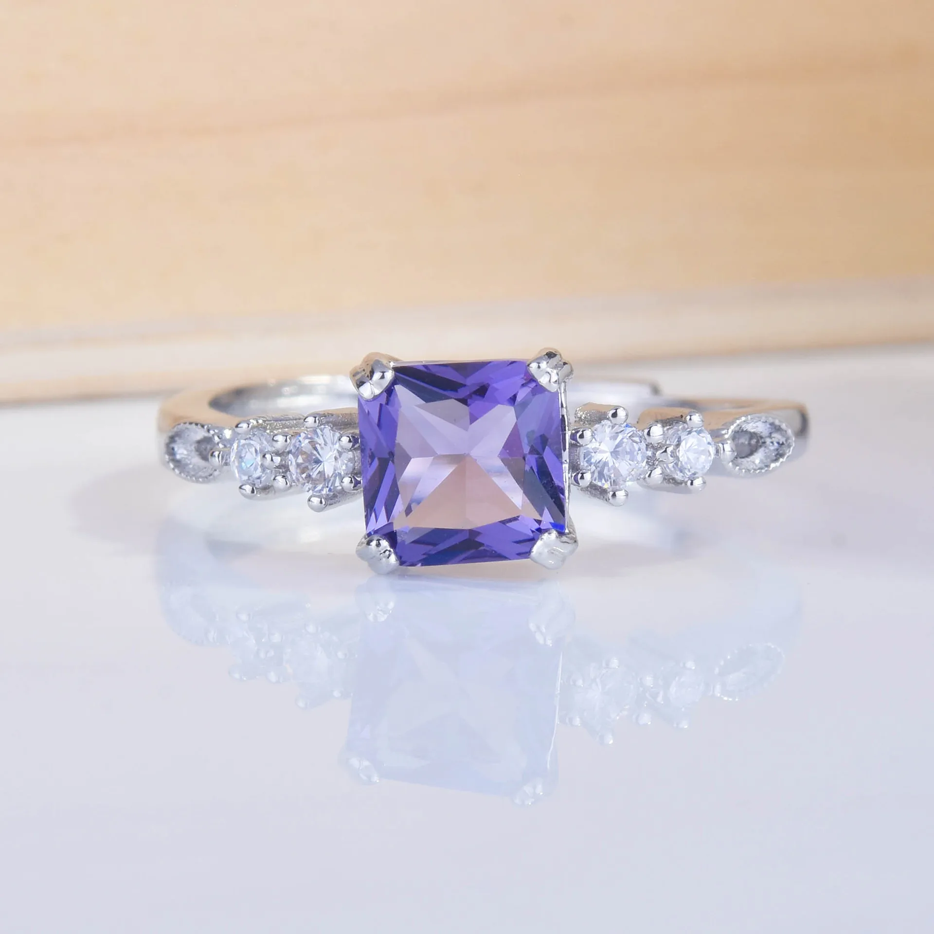

New Sterling Silver Princess Square Diamond Amethyst Gemstone Birthstone Wedding Engagement Rings Fine Jewelry Wholesale