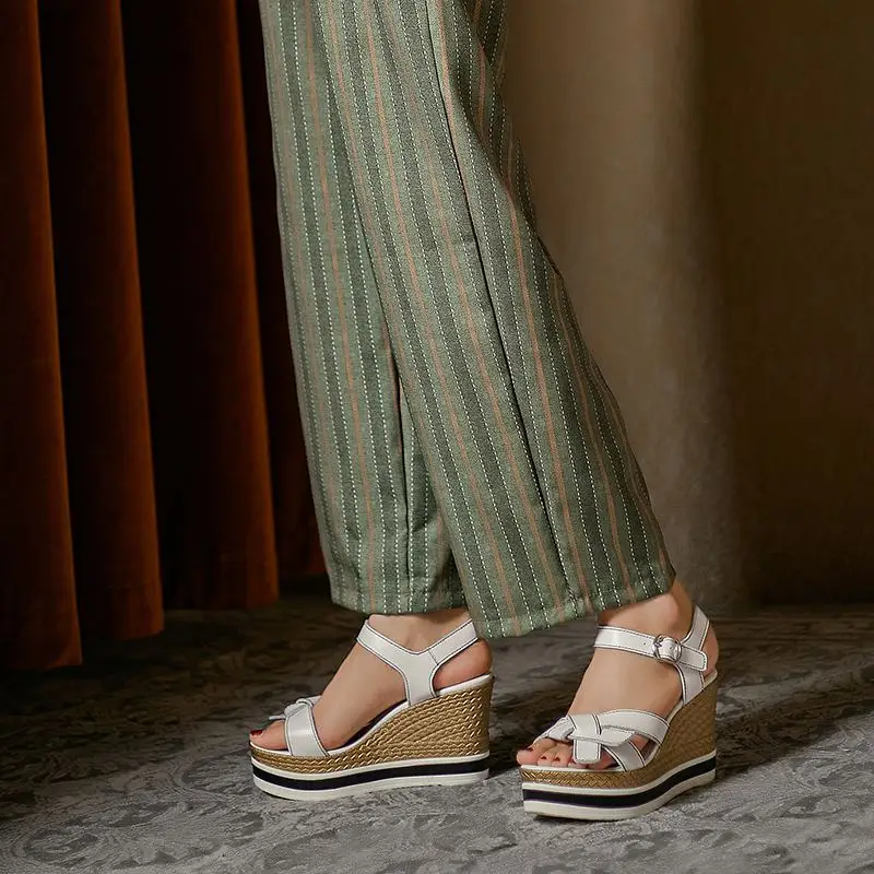 

Krazing Pot new genuine leather straw thick bottom high heels butterfly-knot metal buckle straps summer shoes women sandals L6f3