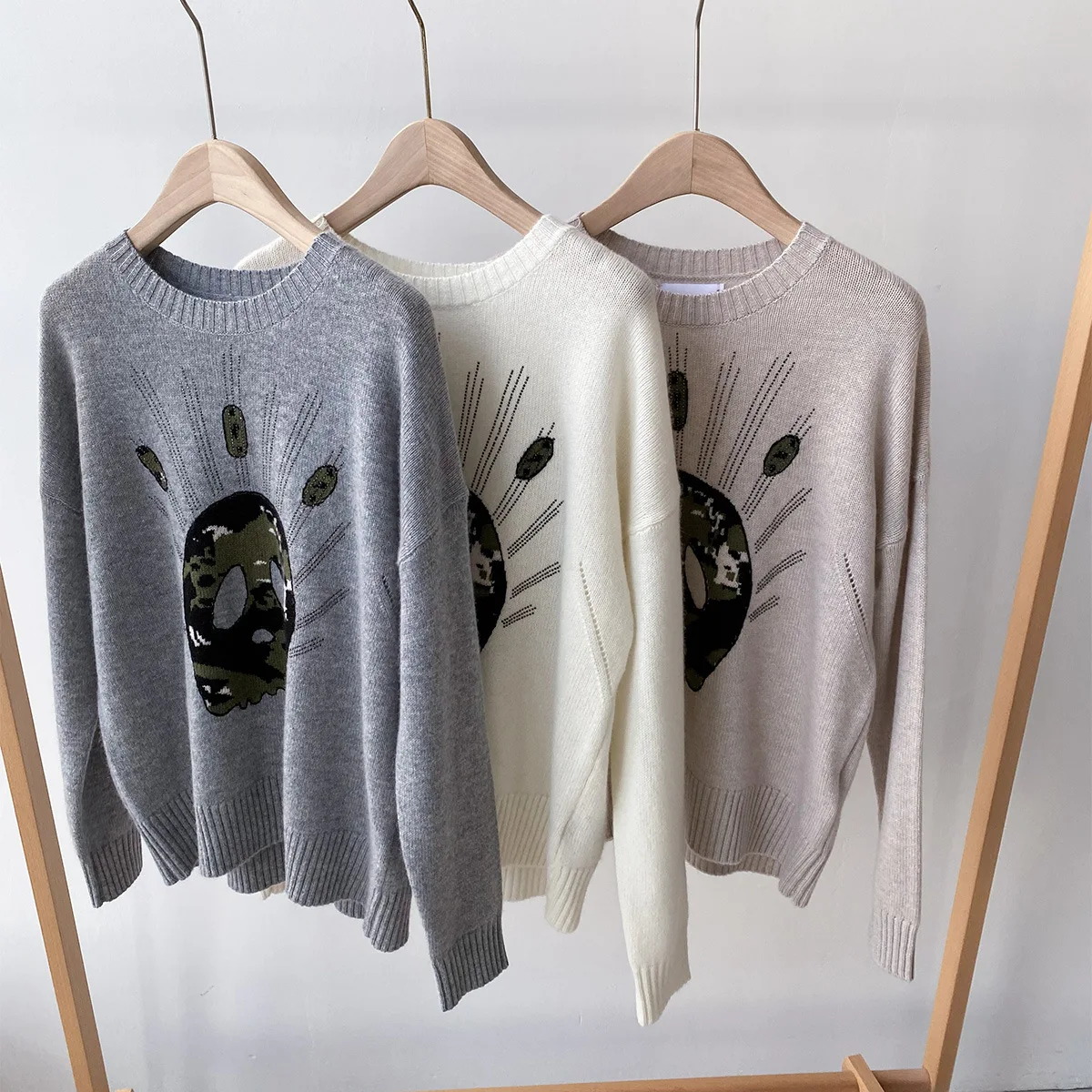 

Women 100% Cashmere Sweater 2021 Skull Pattern Rhinestone Cashmere Pullover Sweater