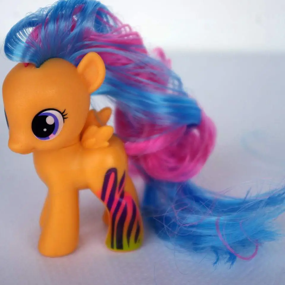 

6 см милый ребенок Пони ПВХ с гривой Scootaloo маленькие фигурки лошадей куклы для девочек подарок на день рождения