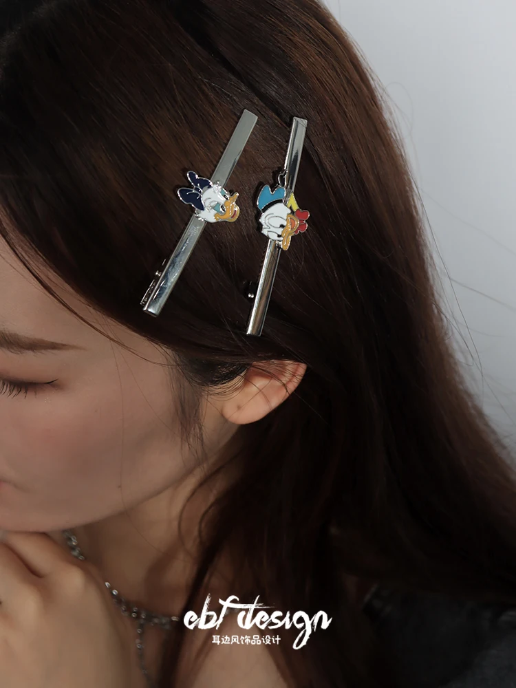 

Ymh Ins Cartoon Cute Little Duck Bobby Pin Side Clip Sweet Cool Girl All-Match Silver Hair Accessories French Elegance