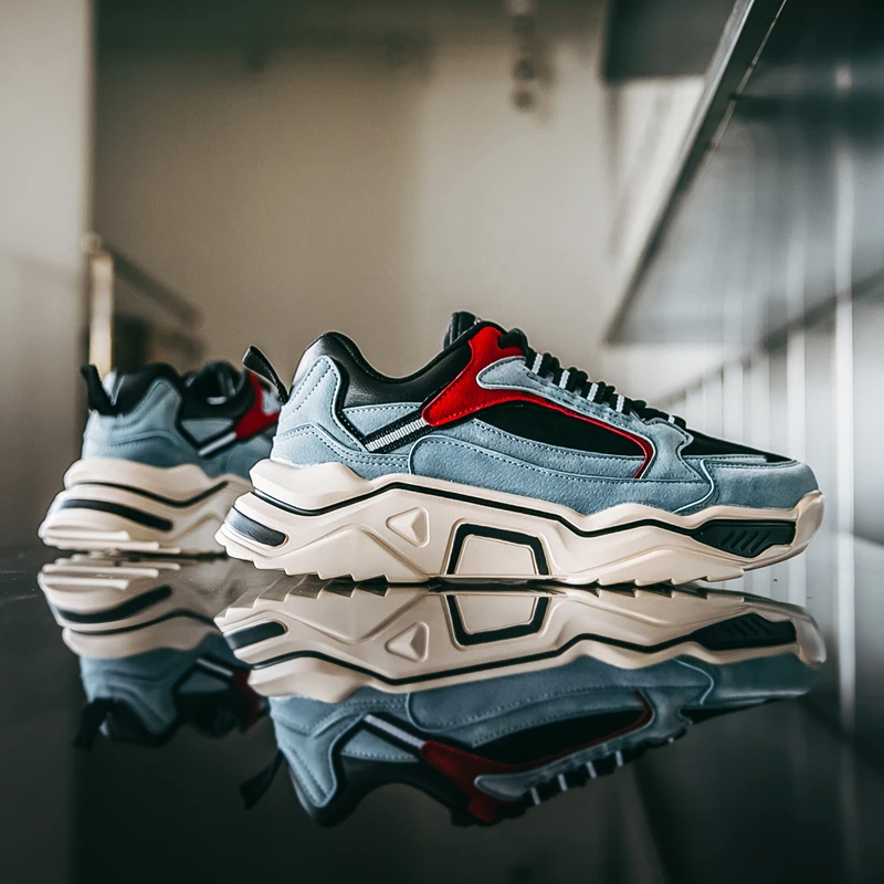 

Мужские классические кожаные кроссовки на плоской подошве