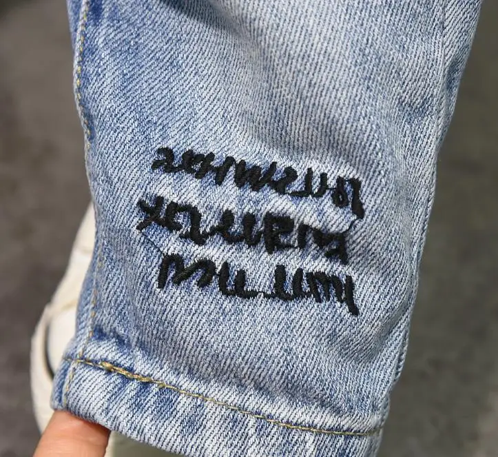 Детские джинсы повседневные штаны с алфавитом для весны и осени джинсовые брюки