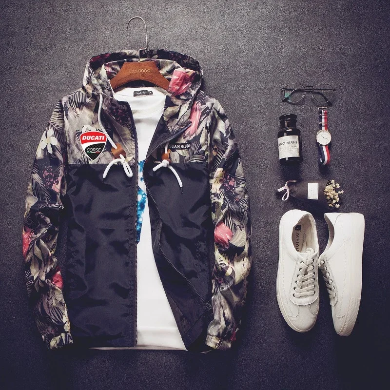 

New Men's hooded jacket, fitted civilian clothing, print, a combination of camouflage jackets, waterproof