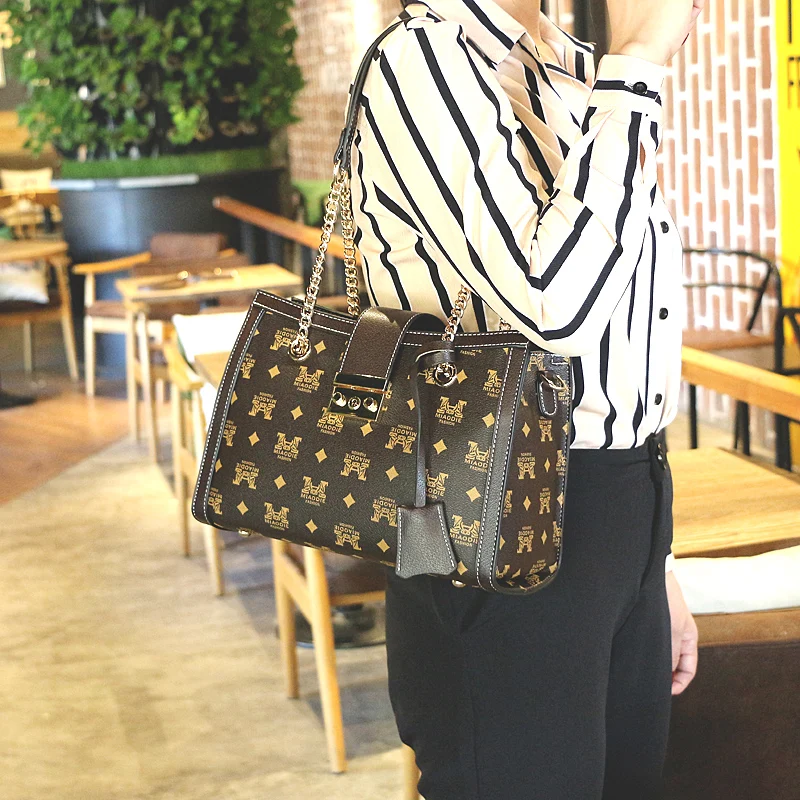 Модная сумка на цепочке через плечо с принтом большая простая роскошная