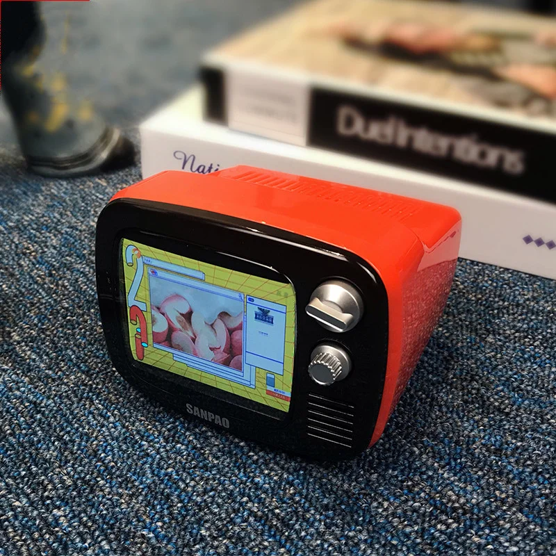

Retro Mini TV Nostalgic 3.5-inch HD LCD Mini Game Console Portable TV Wireless Nostalgic TV