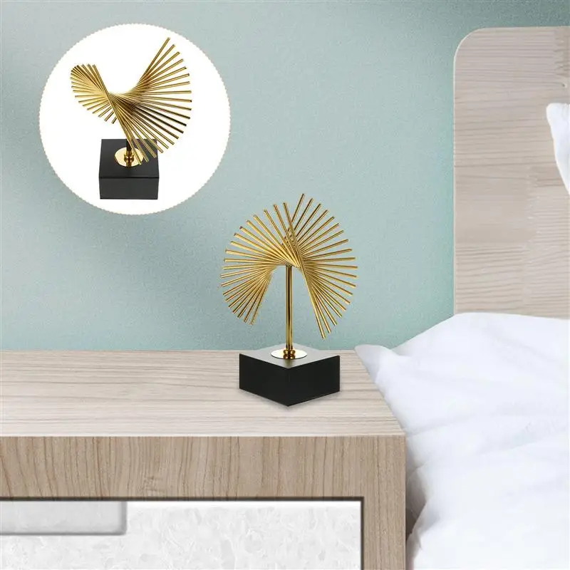 

1Pc Iron Art Ornament Practical Durable Decorative Irregular Gift Metal Desktop Ornament Home Decor