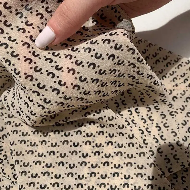 

Ladies Shirt Summer Retro Long Sleeve Printed Chiffon Tops Ladies Loose Blouses V Neck Sexy Full Casual Ages 18-35 Years Old