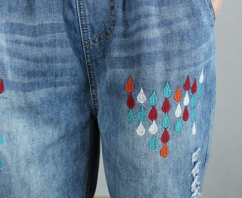 

Women's Knee Length Elastic Waist Denim Shorts Vintage Water Drop Embroidery Female Shorts