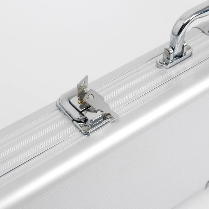 Покер в металлическом кейсе (карты 2 колоды фишки 500 шт 5 кубиков) 20.5х56 см | Спорт и