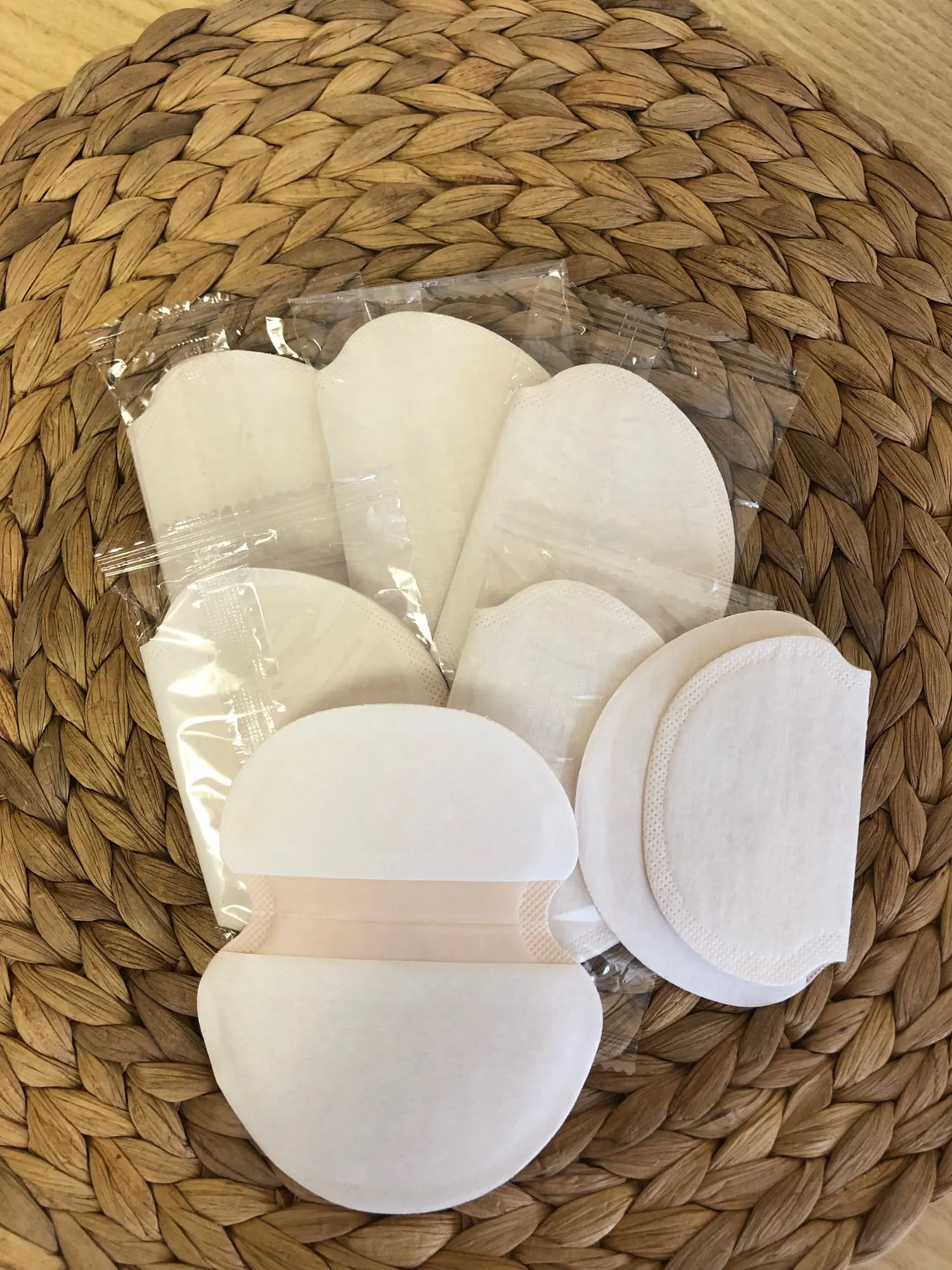 

20Pcs/10pairs Big Size underarm Sweat Pads Armpits Anti Gasket Sweat Absorbing Sticker Disposable Deodorant Armpits Linings Pads