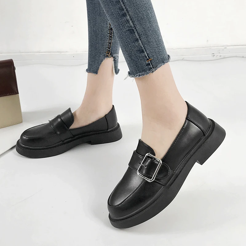 Размера плюс Туфли оксфорды Женская обувь на плоской подошве Яркие Лакированная