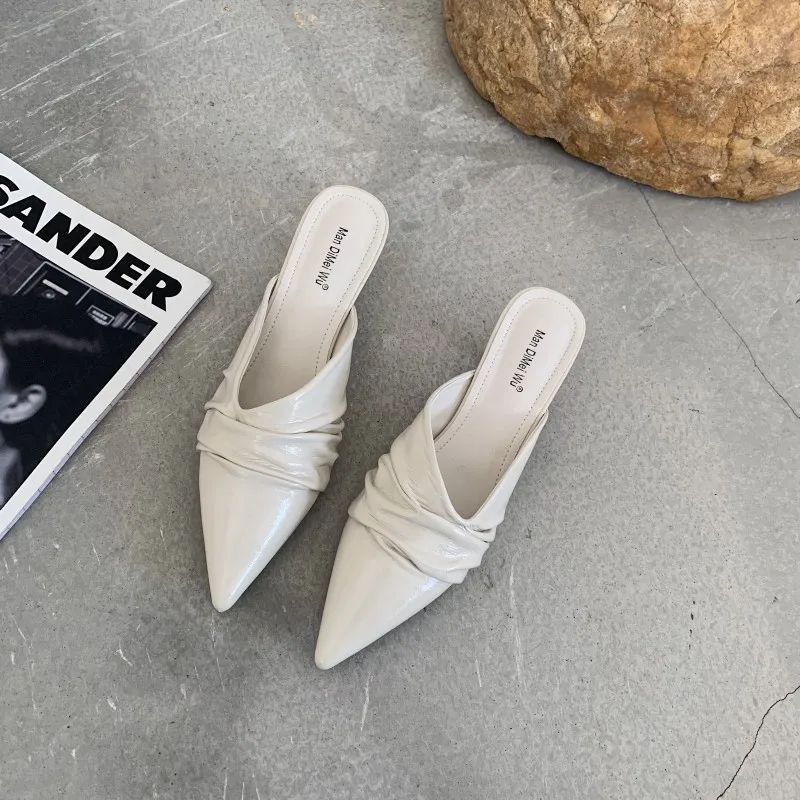 

2021 Korean spring and summer new fashion half slippers with thin heels