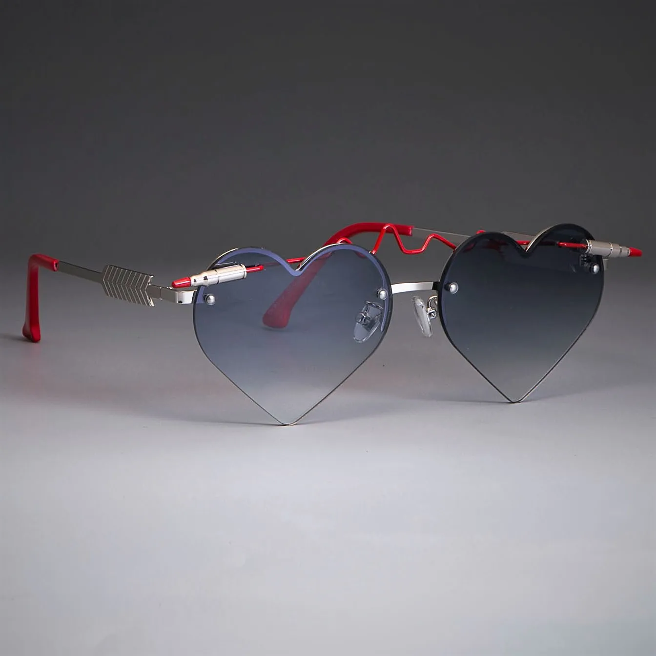 

47894 Red Bullet Heart Shape Sunglasses Women Gothic Cute Shades UV400 Vintage Glasses