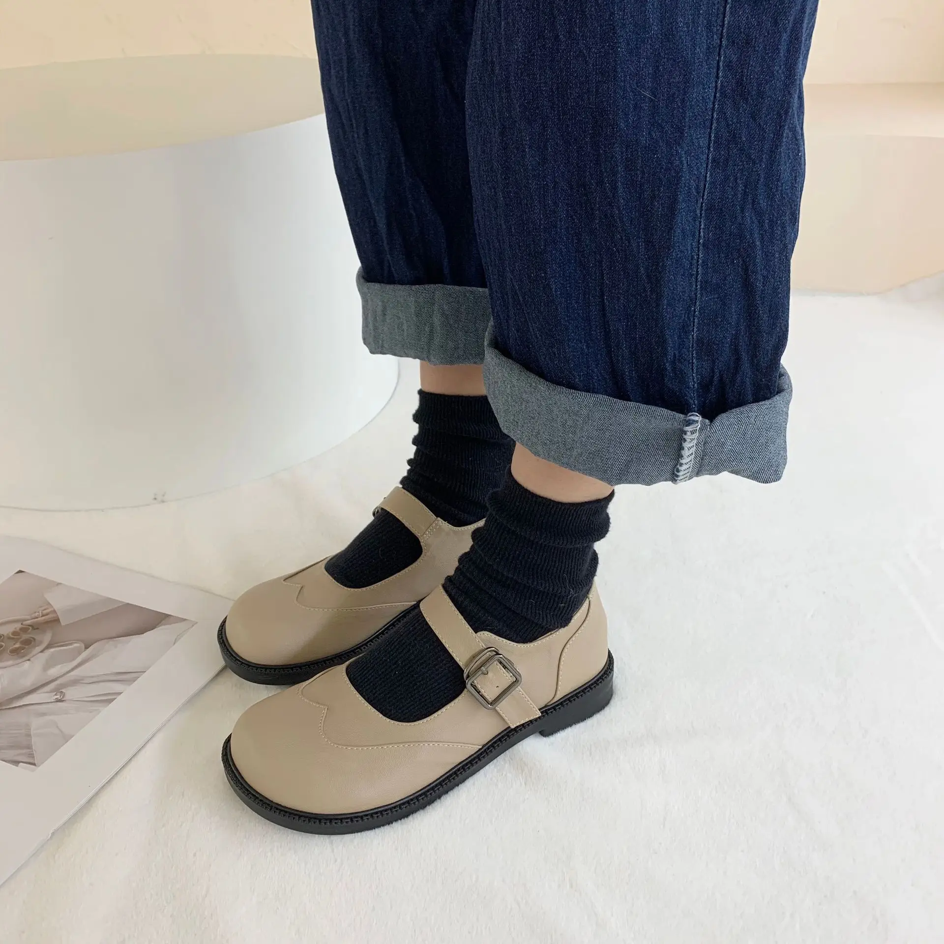 

Shoes Woman Flats Low Heels Casual Female Sneakers Soft Oxfords Round Toe Dress New Leather Leisure Fabric Rubber PU Buckle Stra