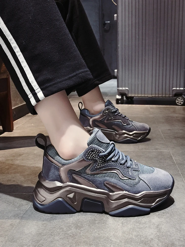 Женские кроссовки из искусственной кожи повседневные винтажные на толстой