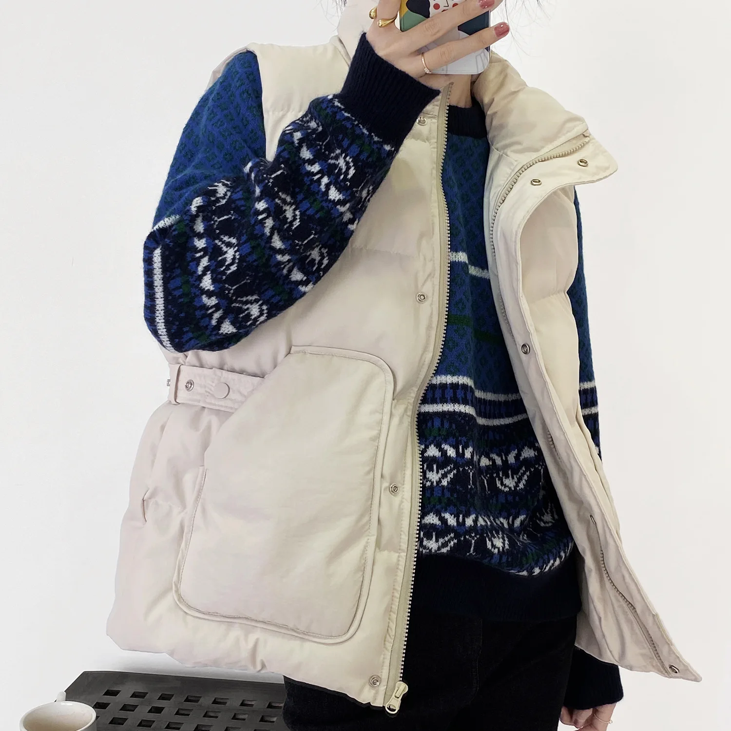 

Женская короткая стеганая куртка, однобортная теплая безрукавка оверсайз с воротником-стойкой и большими карманами на талии, зима 2020