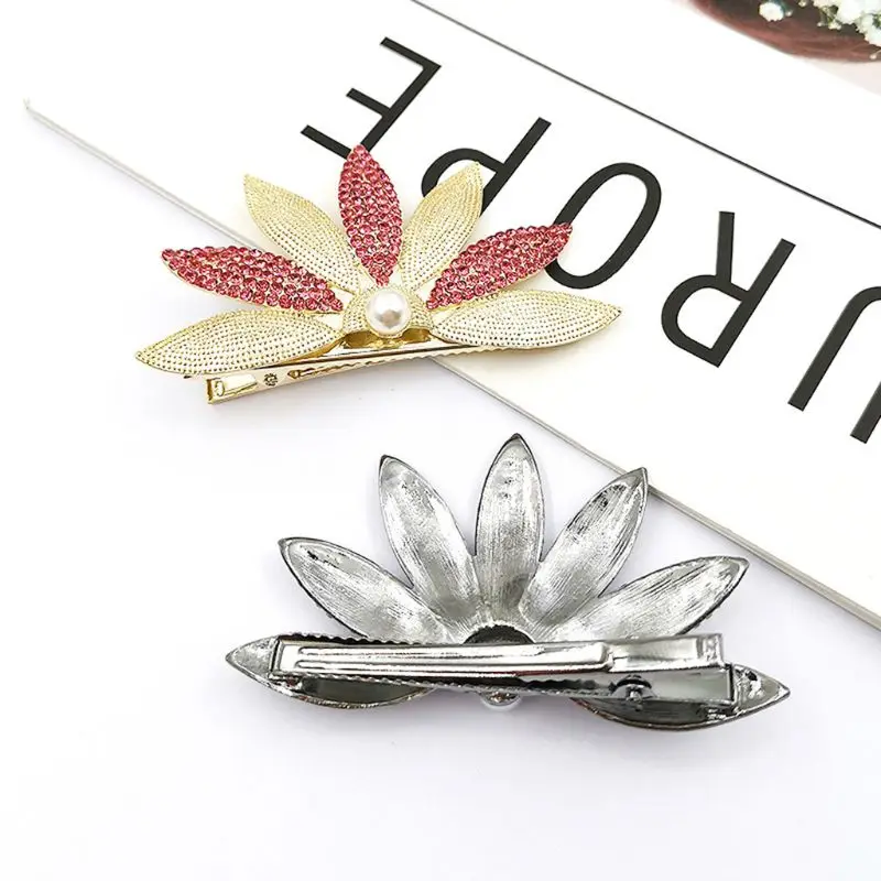 

Women Jewelry Side Barrettes Lotus Petal Flower Metal Duckbill Hair Clip Contrast Color Shimmer Rhinestone Hairpins