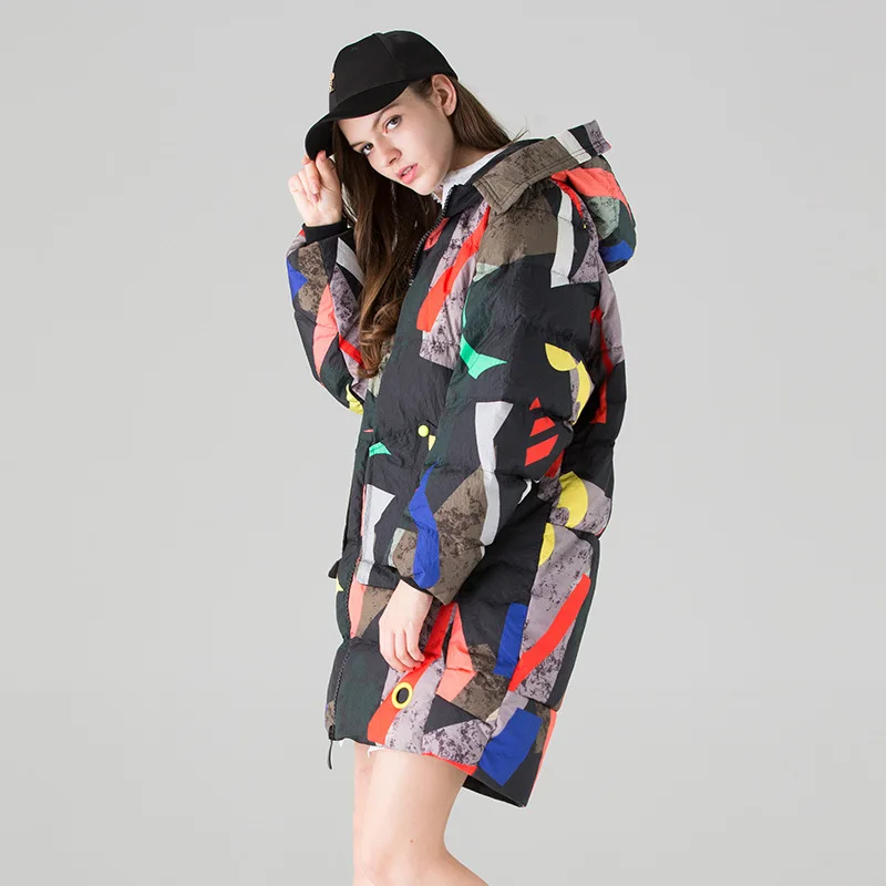 Зимняя куртка на 90% белом утином пуху Женская длинная пуховая с камуфляжным